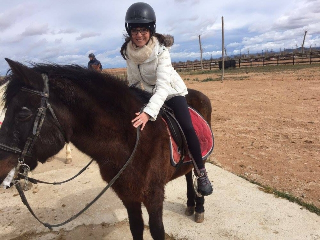  Connecting with his mount 
